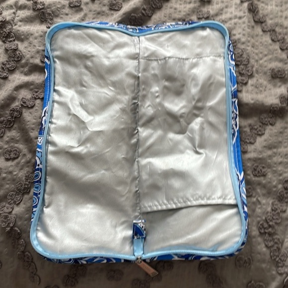 Modella Blue and White Paisley curling iron case - Picture 2 of 3